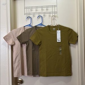 Lot of 3 uniqlo Tees